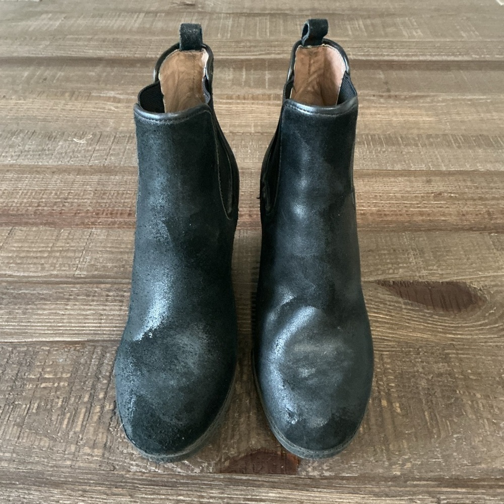 Donald J. Pilner Dillion Black Distressed Ankle Wedge Boots Size 6.5 - Picture 2 of 10